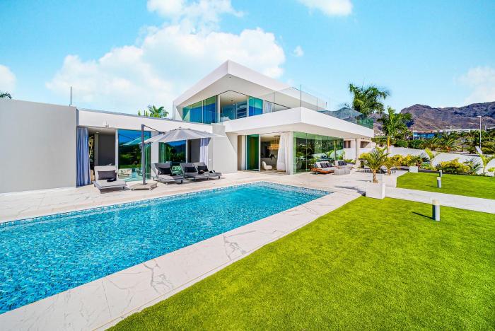 Luxury Villa with Heated Pool & Jacuzzi Near Costa Adeje Golf