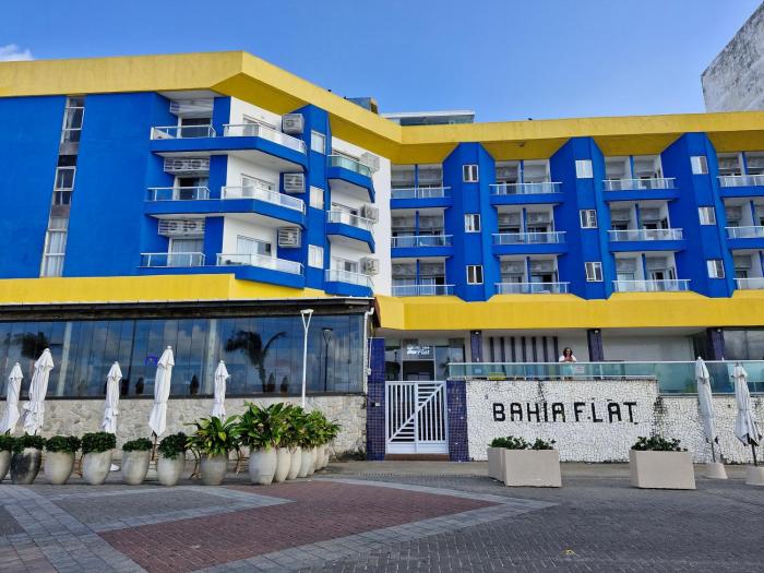 Flat no Farol da Barra 129