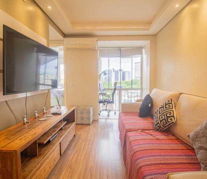 Charm, comfort and great location!