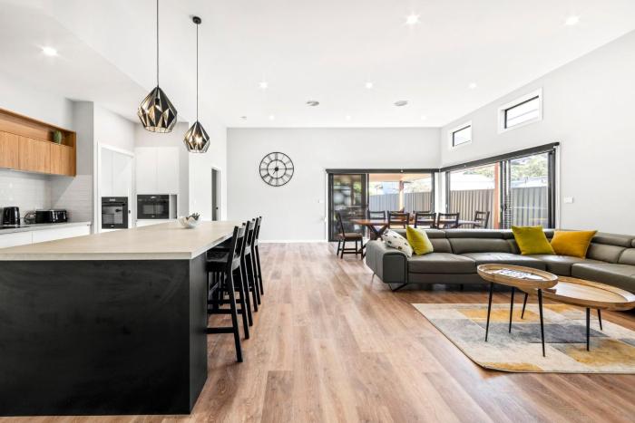 Catch & Relax - Pet Friendly - 4 Mins Walk to Beach