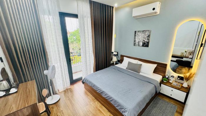 Phòng Double View - Chill với Máy Chiếu, Ban Công Xanh Mát