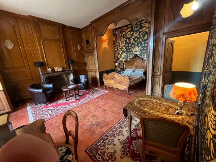 Chateau dAlbon - Chambres dHotes - Saint Andre dApchon