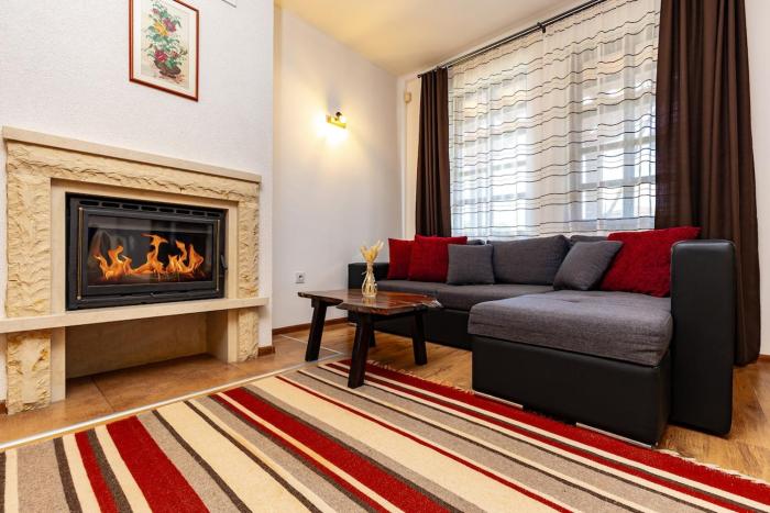 Vacation Home in Starosel Pool & Spa