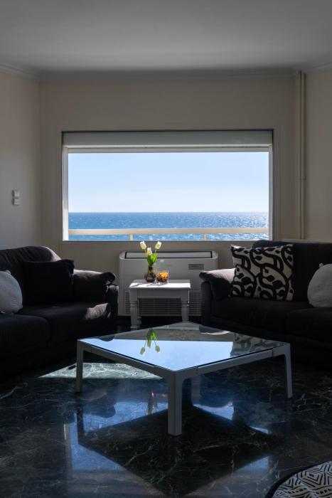 Coral Serviced Apartments with Sea View and Balcony