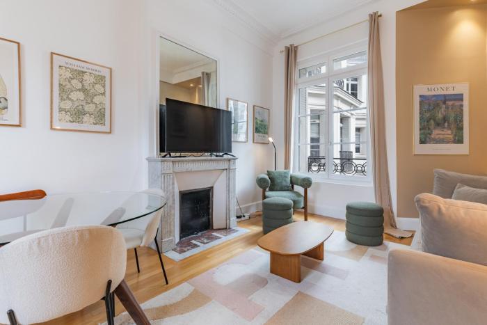 Charm and standing with 2 bedrooms close to Trocadéro