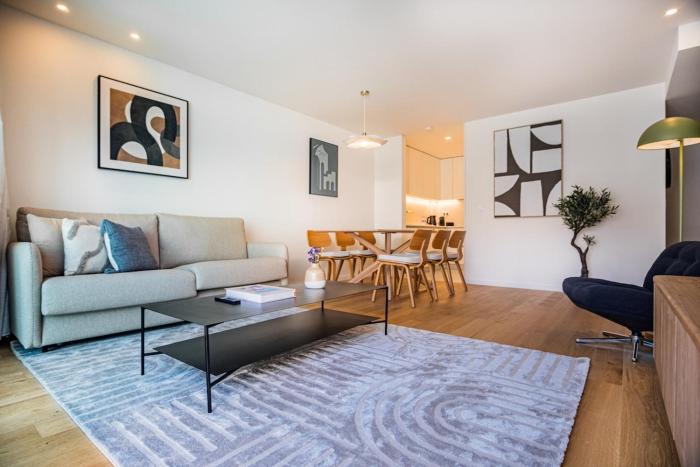 Aires Ornelas Gem, City Escape with Private Parking