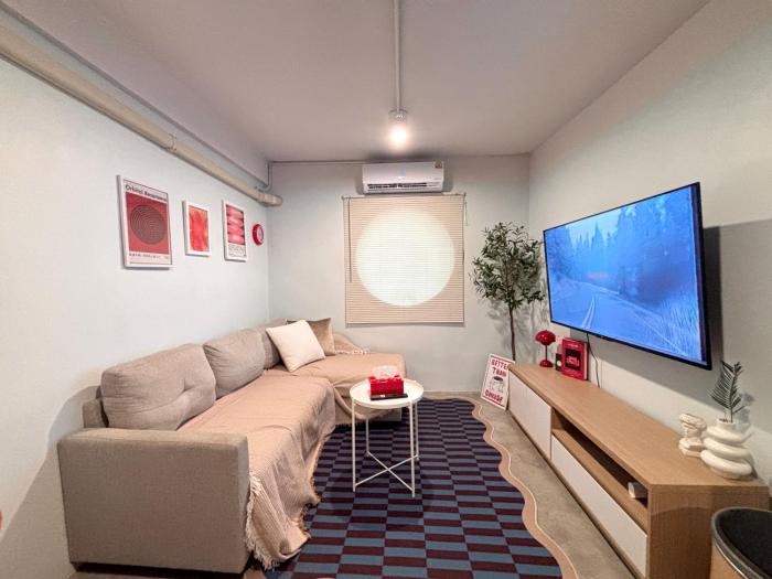 Yolk Room 1 Bangsue - Near MRT