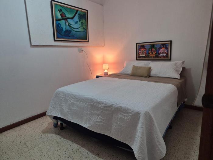 House with several bedrooms, in Antigua Guatemala