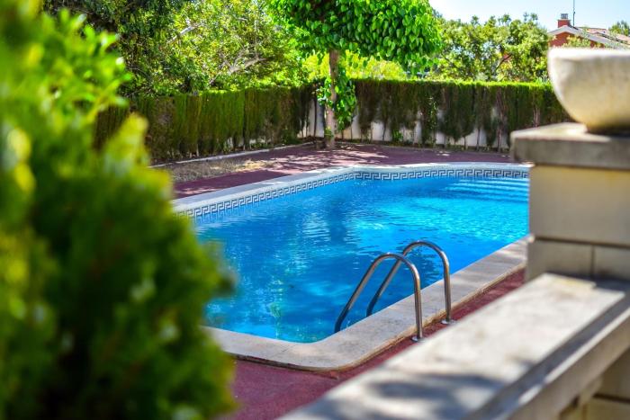 Chalet Individual Con Piscina, de 3 habitaciones en Coma-ruga