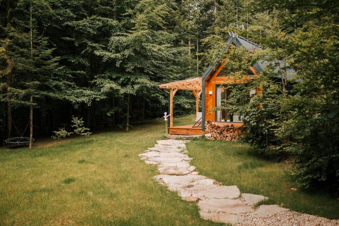 Tiny house nad potokiem