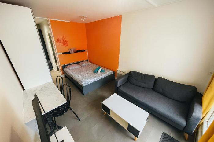 Studio tout équipé - 300m gare - 005