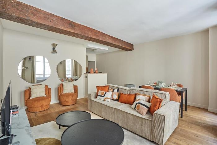 Apartment Louvre museum by Studio prestige