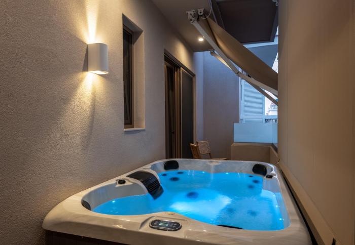 Devina Residence 2025 , Luxury City Jacuzzi Apartment