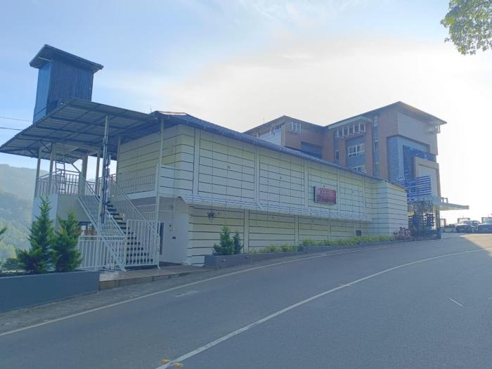 Munnar Family Castle