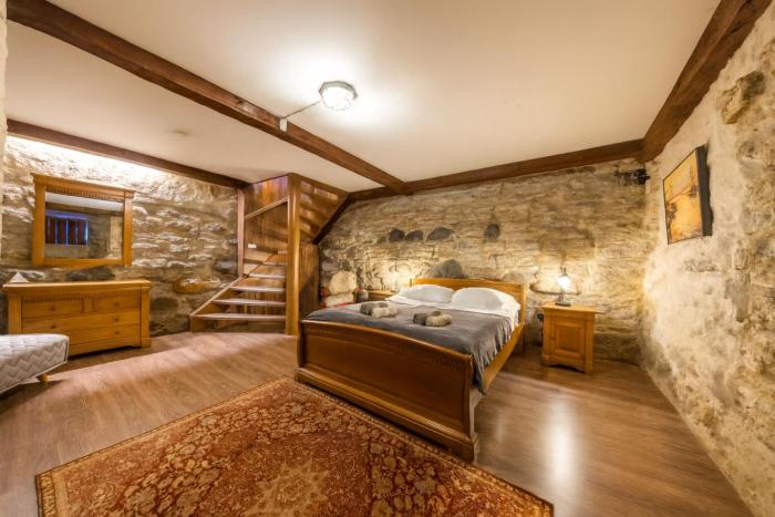 Old Town 60m2 Suite on 2 floors next to Town Hall