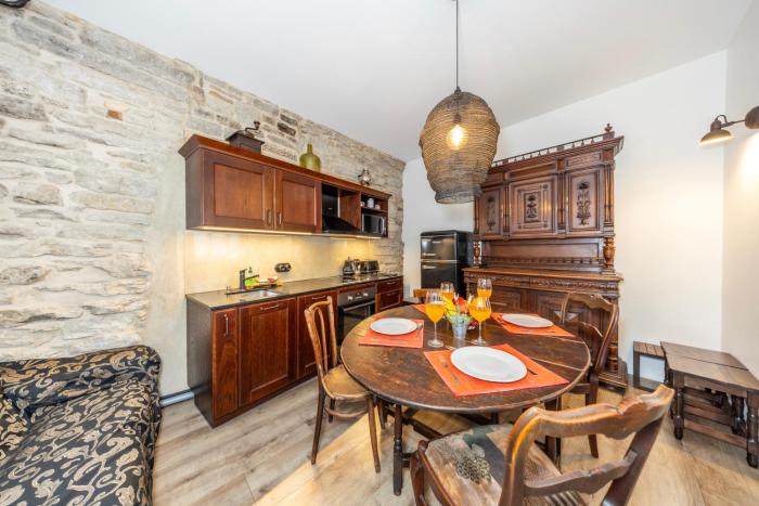 Old Town Suite with 2 bedrooms next to Town Hall