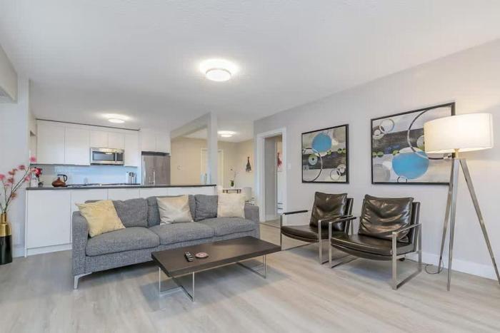Spacious Oceanview Suite with Private Entrance