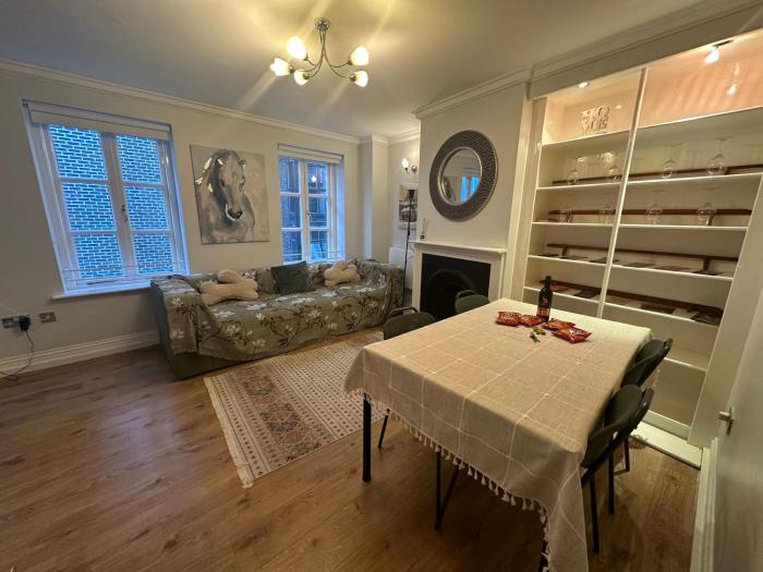 Dublin Central Spacious 2BR Apt in Temple Bar