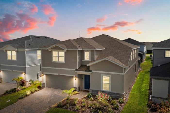 8 Bedrooms 6 Bathrooms Windsor Cay 15910Cc