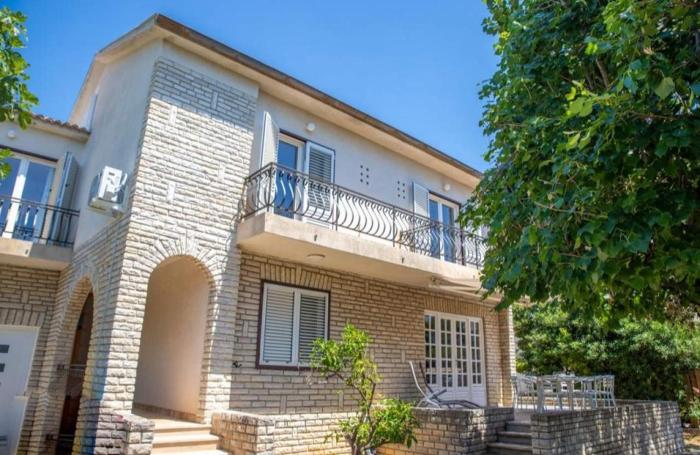 Seaside holiday house Barbat, Rab - 25029