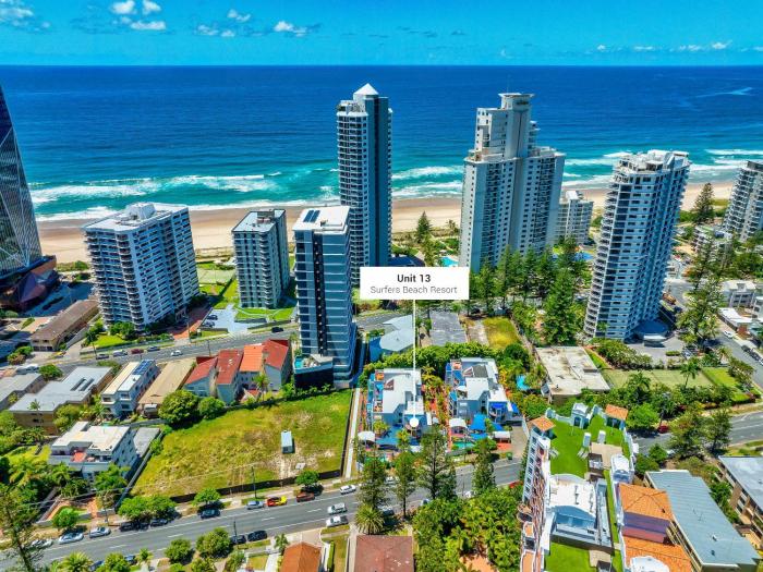 Surfers Beach Resort Coastal Charm Light n Bright