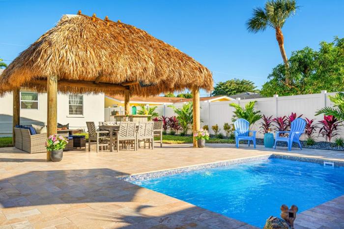 Heated Pool, Tiki Hut, Huge Yard, Bar, Walk 2 Ave