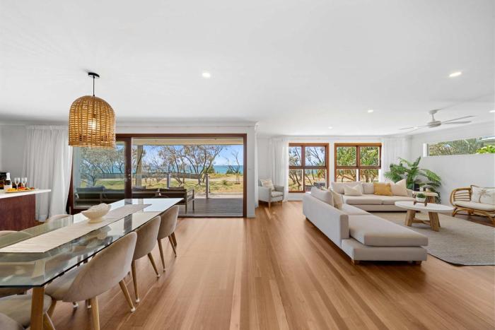 Absolute Beachfront Paradise in Buddina