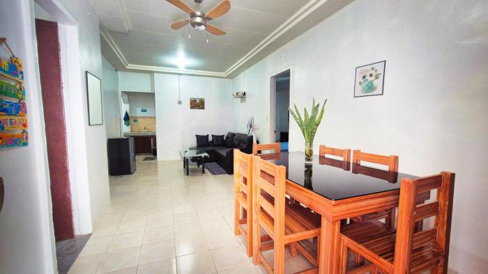 Isla Vida Guesthouse