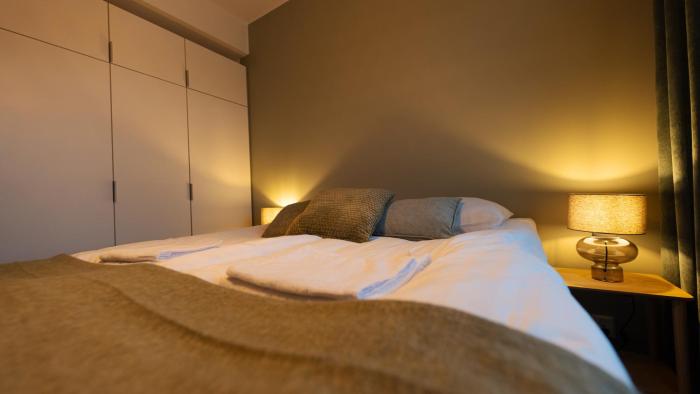 Midnight Sun City Suite