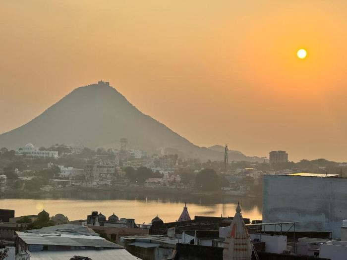 Pink Floyd cafe & hotel , pushkar