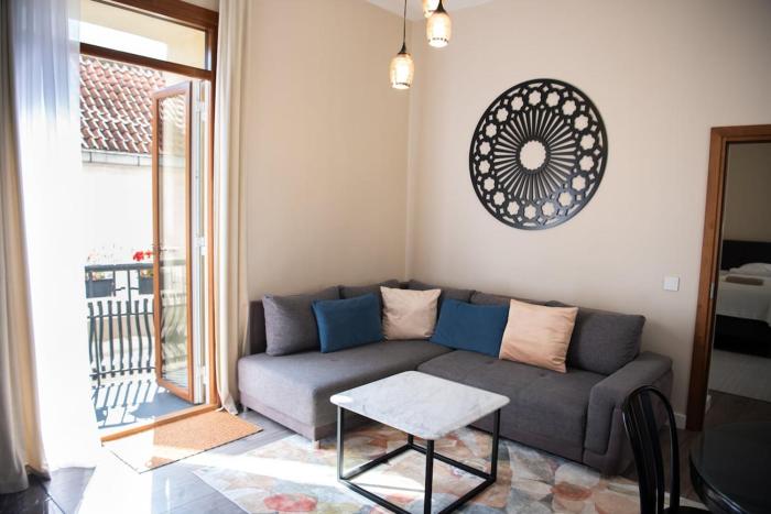 Stylish & Brand New 1 BDR Apartment in Old Town