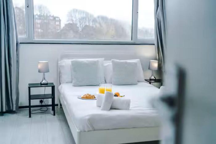 Leeds Urban Escape Bright & Spacious 3BR Stay