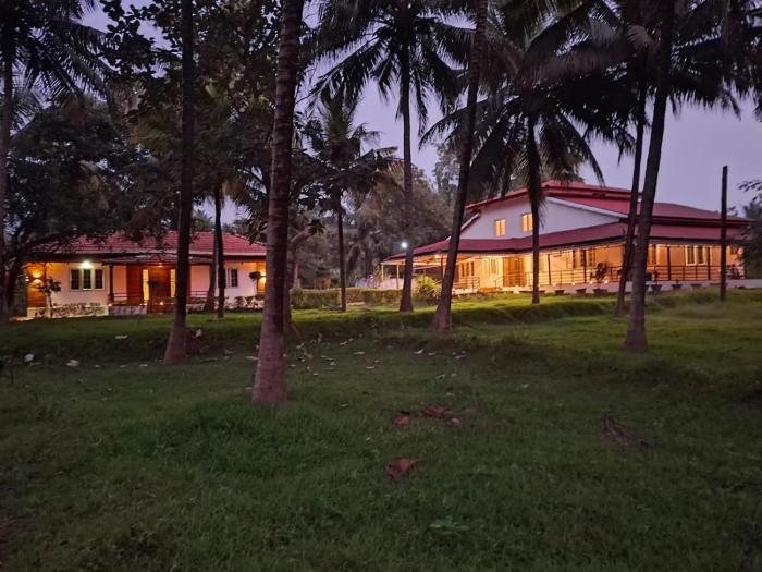 Farm Retreat by TastyTek