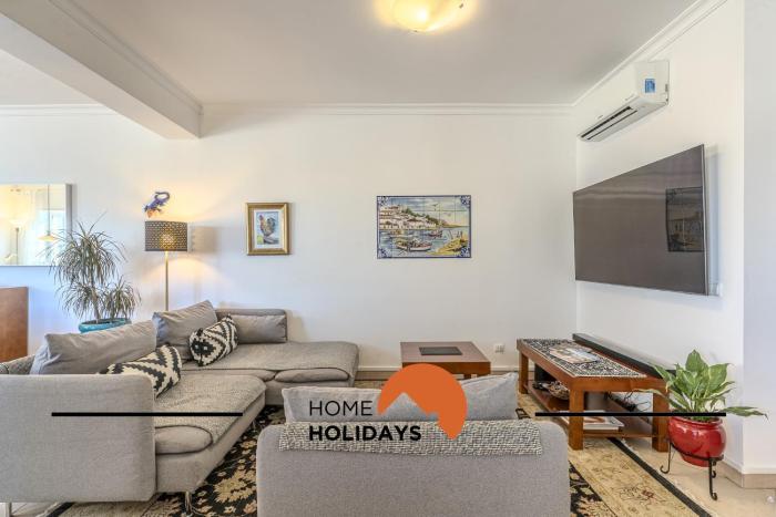 #056 Old Post Office by Home Holidays