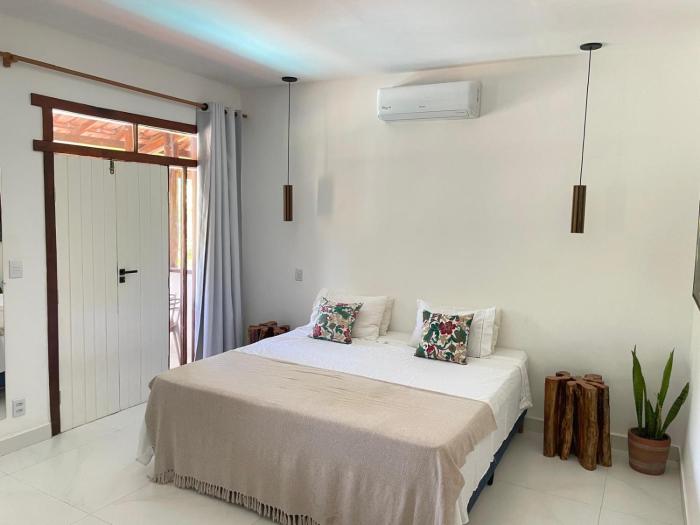 5 quartos 100m da praia, acorde ouvindo as ondas! 4 quartos com ar !