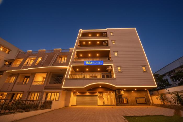 FabHotel The Hide Away