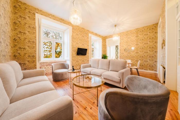 Stylish Central Lisbon 5BR Apartment