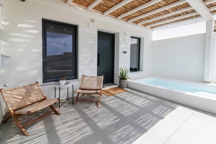 Rockaine Suites Sunset