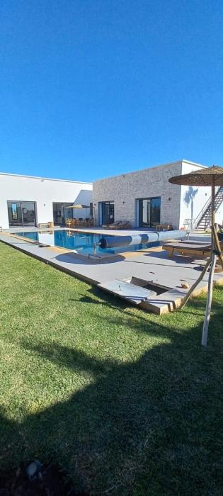 Magnifique villa avec piscine à 7 minutes de la plage
