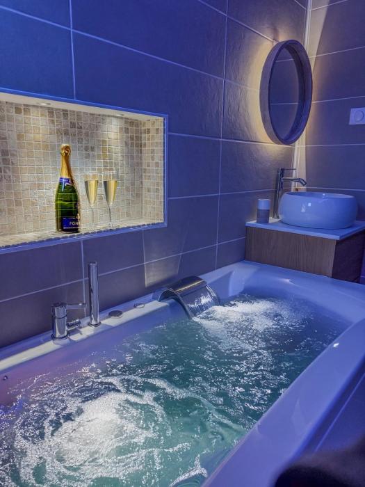 T2 avec bain à remous en plein centre de Chartres