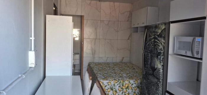 Containers sol e aço