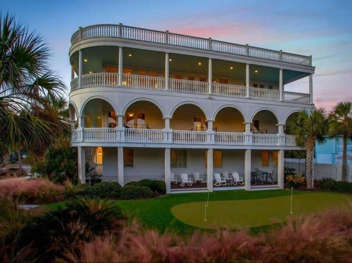 Family Home-11 Bedroom Pool Hot Tub Billiard Room Elevator Putting Green - Sea Palace