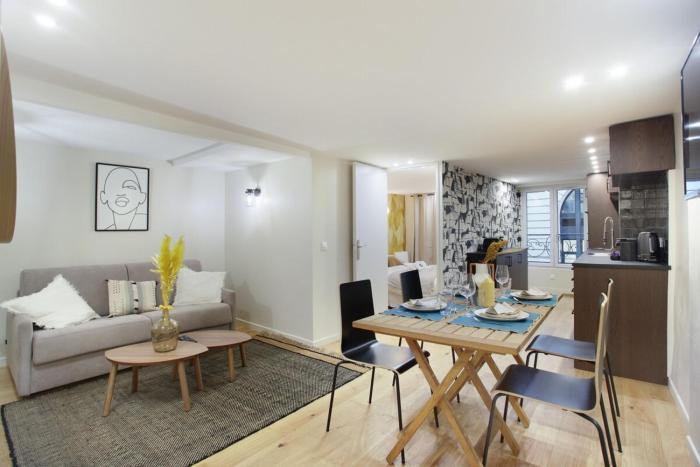 Apartment center of Paris by Studio prestige