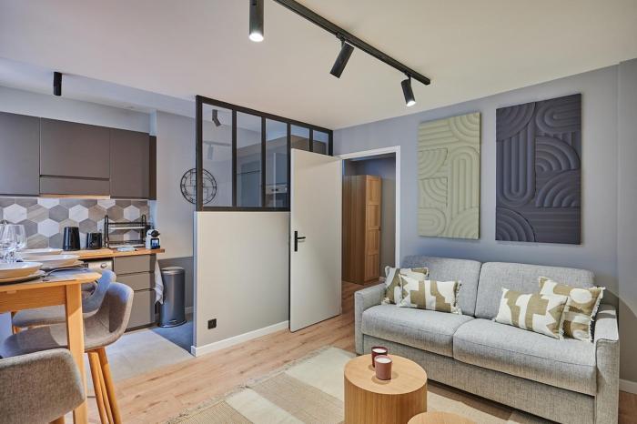 Apartment Louvre Museum by Studio prestige