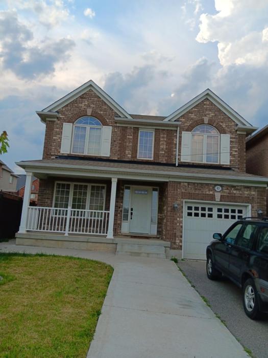 House near Toronto Pearson Airport