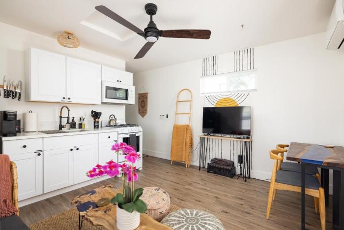 Artist micro-villa with kitchen, firepit & theater