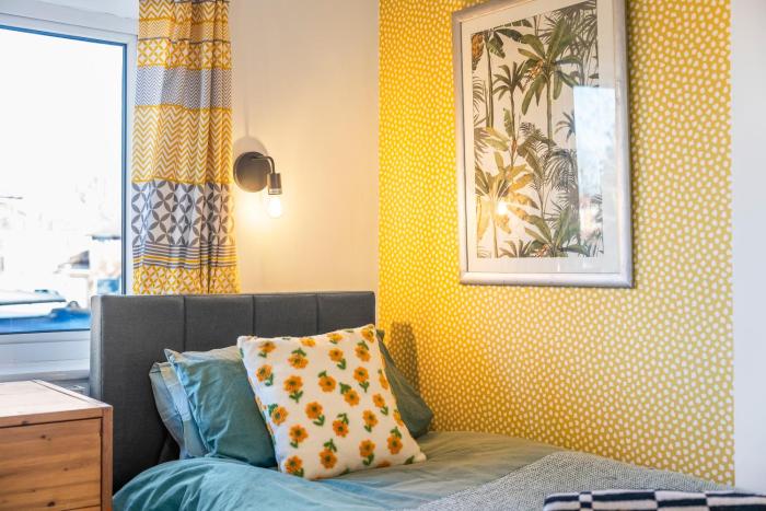 #82 Stylish Shirley Home Sleeps 8 NEC Solihull BHX