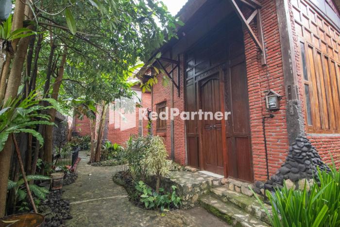 Djawata Resort & Gallery near Desa Wisata Kasongan Yogyakarta RedPartner