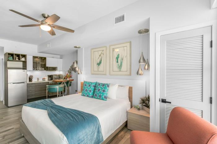 Portside Suite - Cape Crossing Resort and Marina