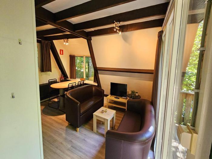 Charming chalet in Durby with patio